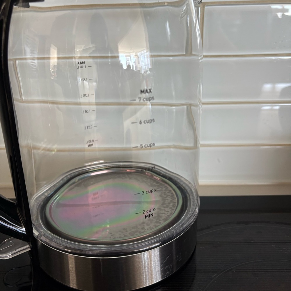 Cosori Electric Glass Kettle with Black Handle - Picture 9 of 10